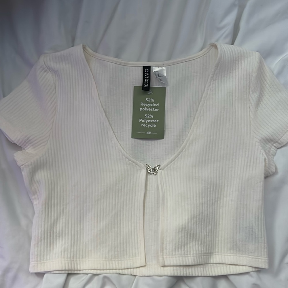 NWT BUTTERFLY DETAIL SHRUG